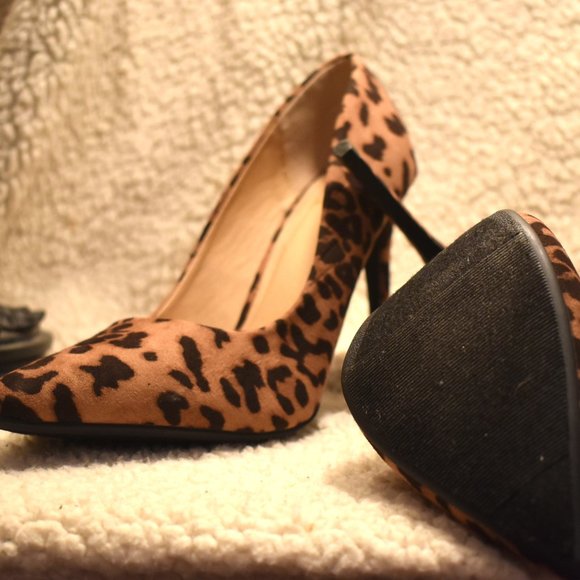 Tan Cheetah Print, My Delicious Shoe, Size 7 - Picture 2 of 5